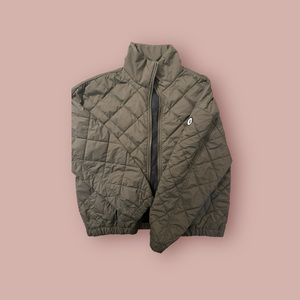 Vuori Women’s Echo Insulated Bomber Jacket in Oregano